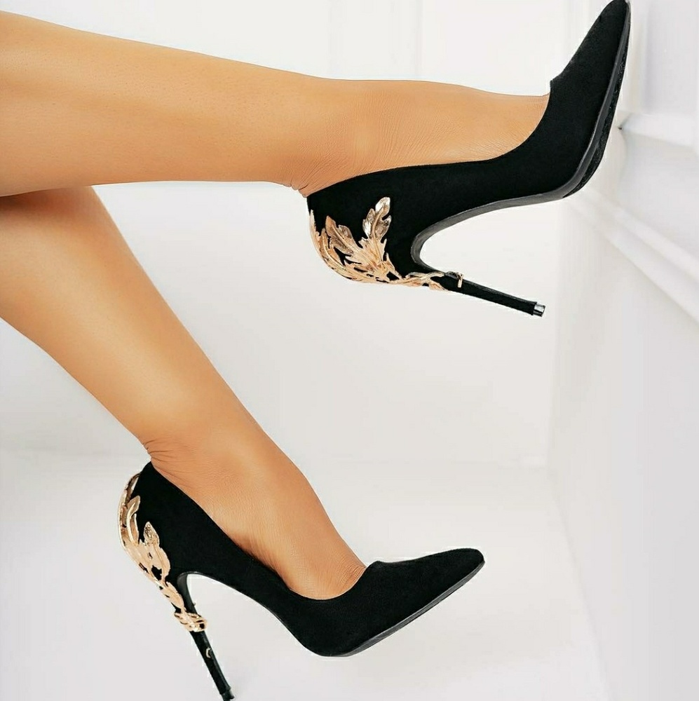 Size 8.5 Left | Black Pumps Gold Leaf Heel - Picture 2 of 5